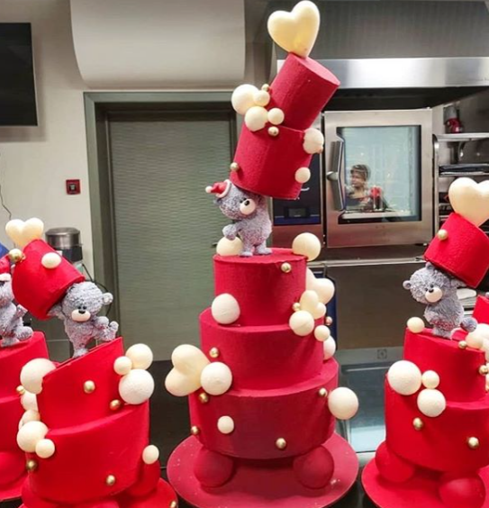 [Евгения Волошина] Торт в три яруса на шоколадных _0.png